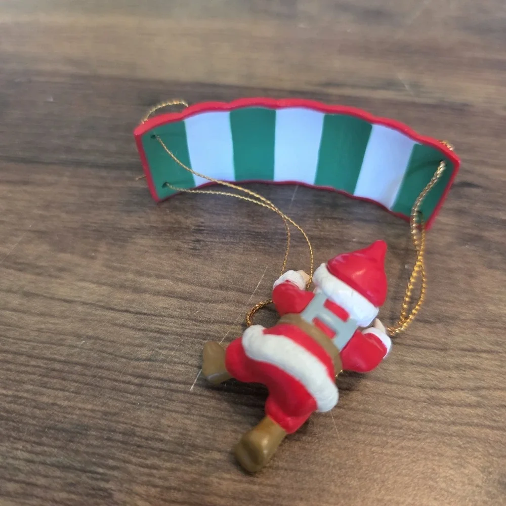 Christmas‎ Tree Ornament Elf Parachuting Vintage Holiday Decor Unique 3
